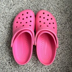 pink crocs 🩷
